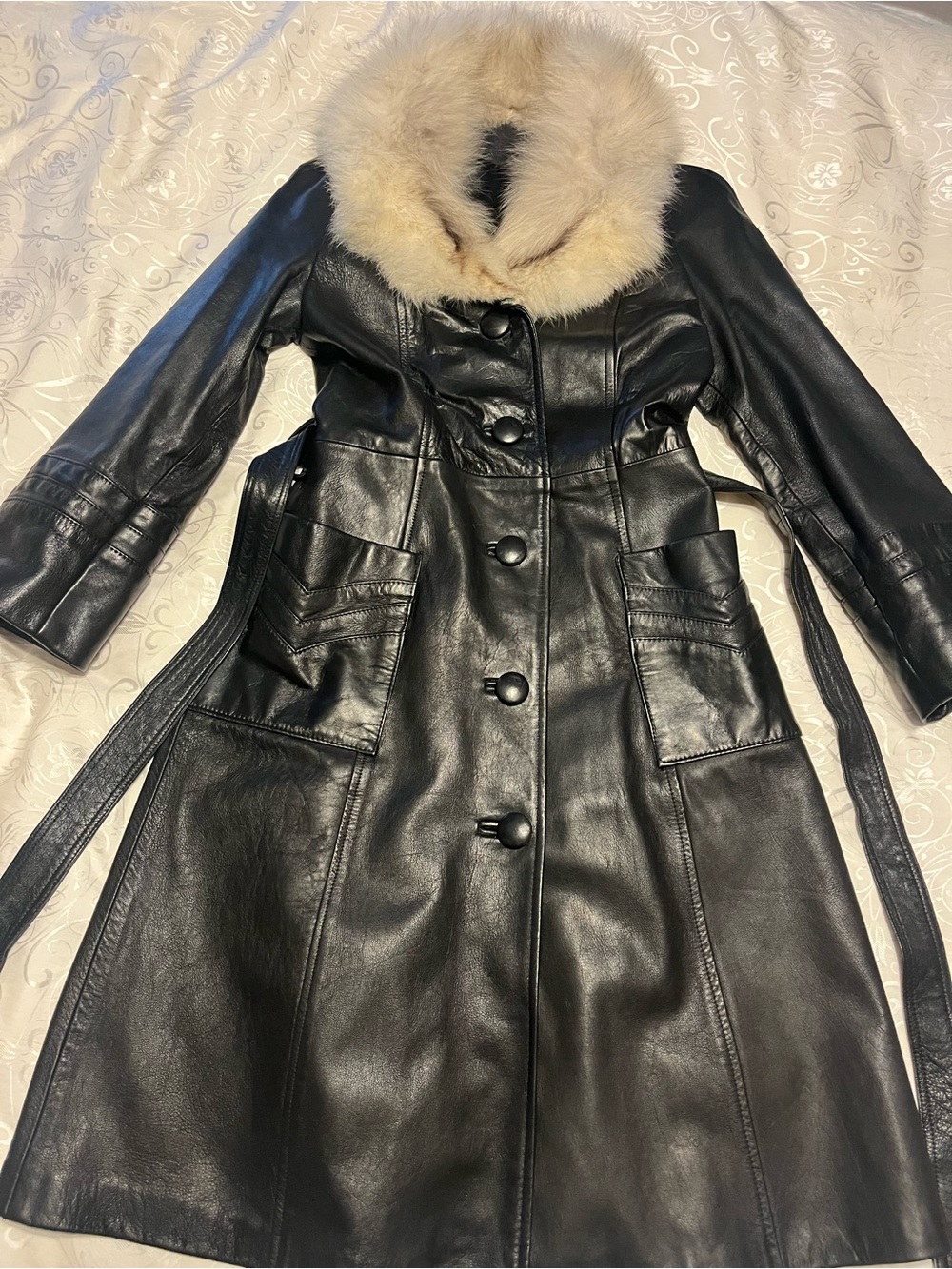 Vintage Black Leather Trench Coat with Fur Collar. Size Small